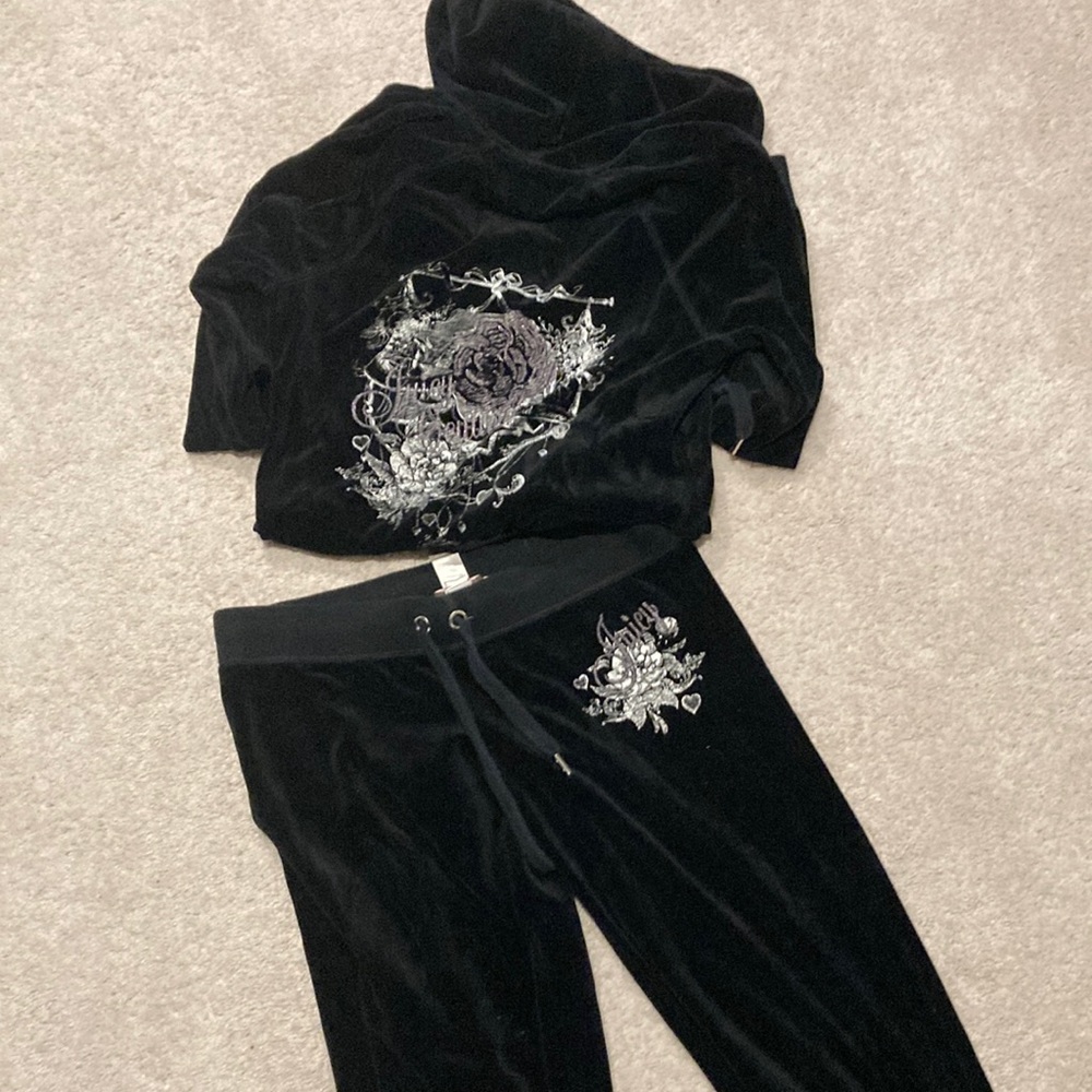 Juicy couture sweat suit